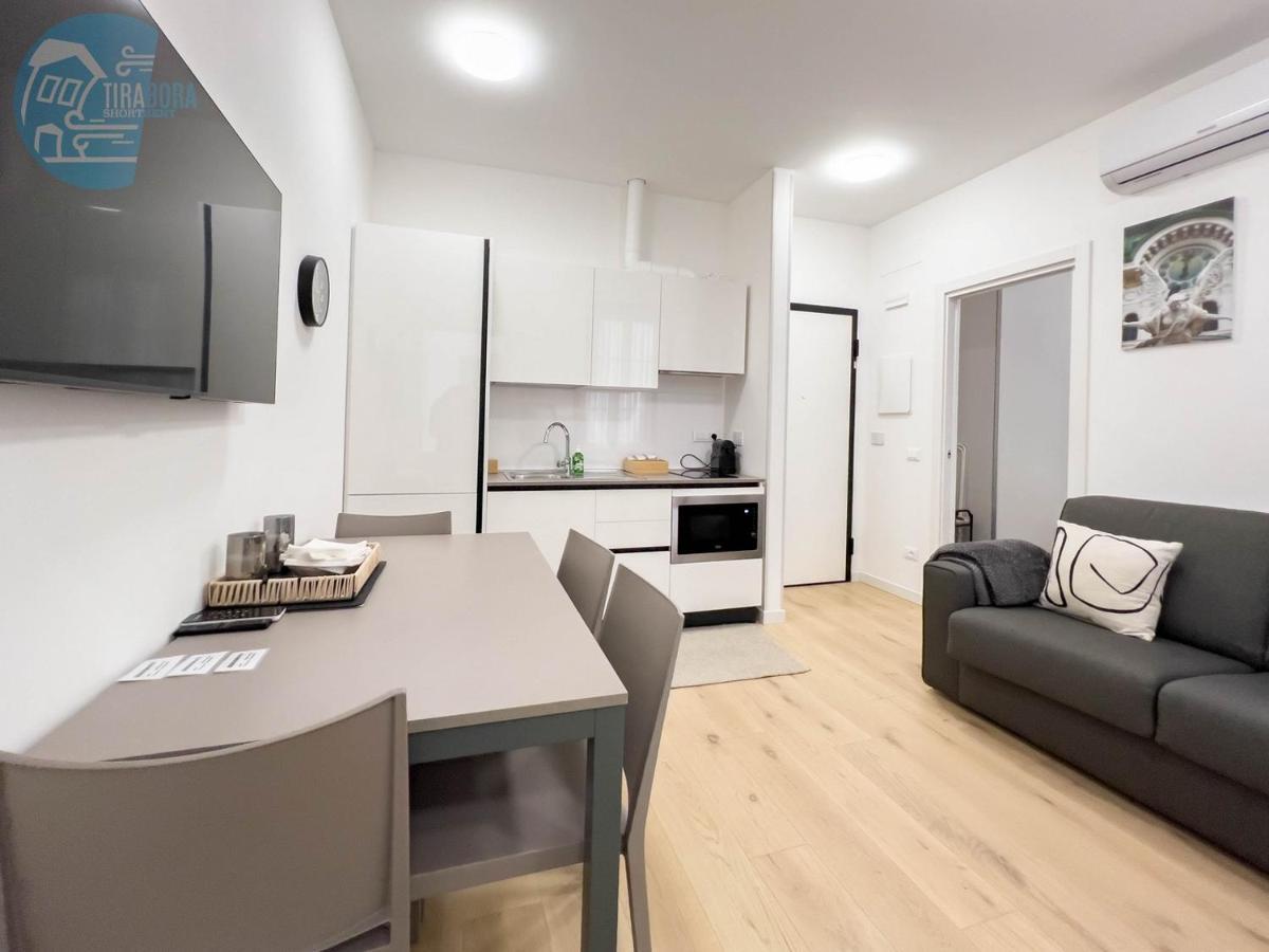 Piazza Della Borsa 3C Tirabora Short Rent Apartamento Trieste Exterior foto