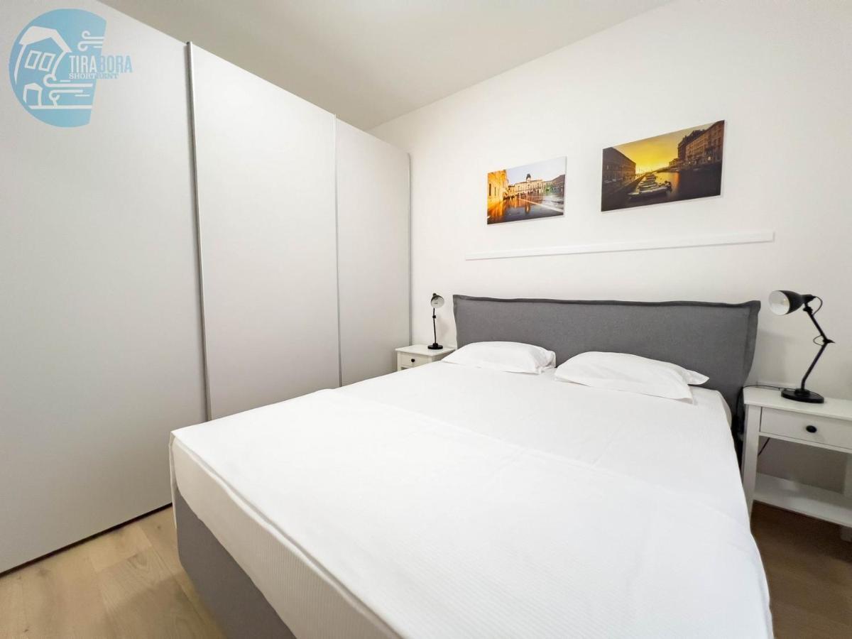 Piazza Della Borsa 3C Tirabora Short Rent Apartamento Trieste Exterior foto